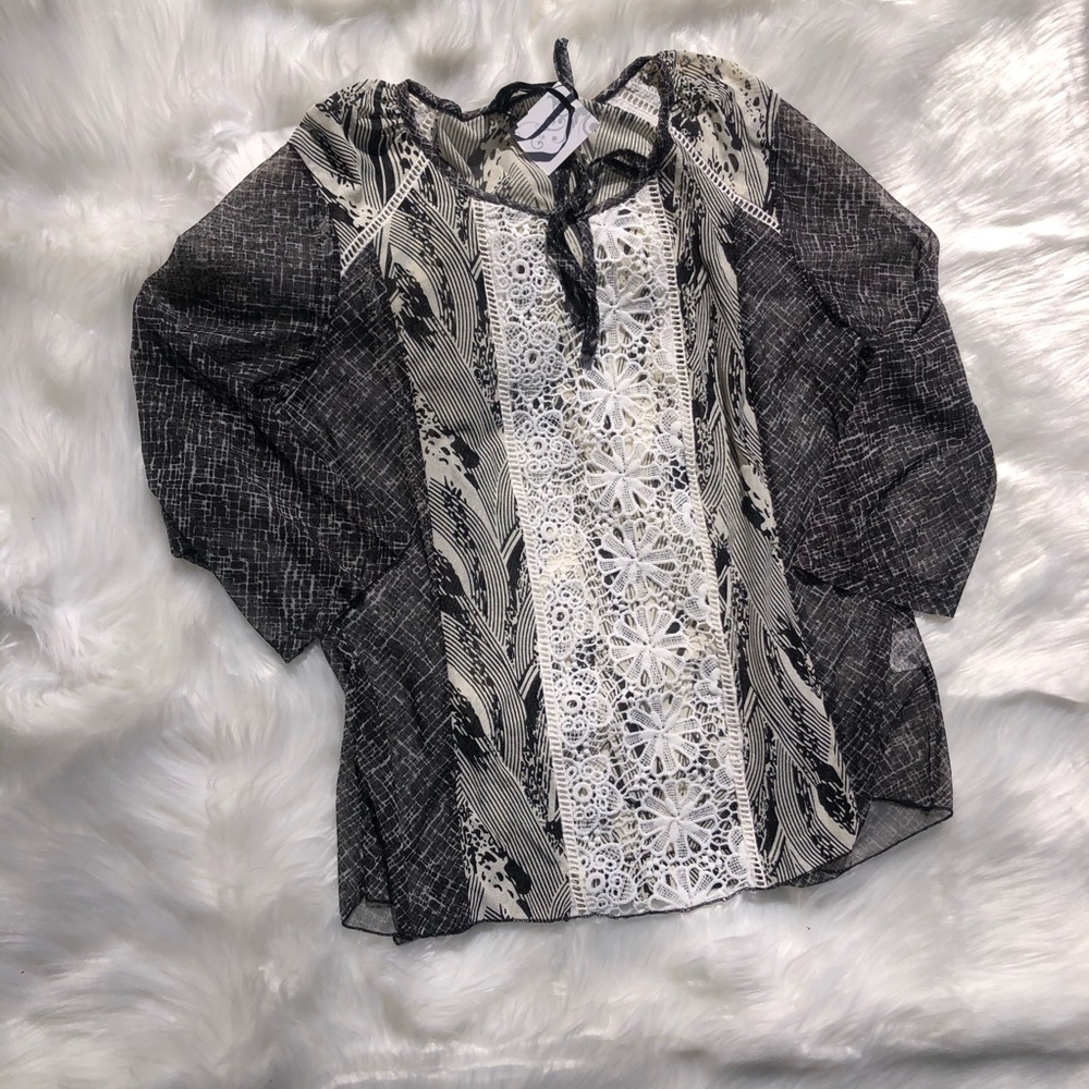 Blouse Black and White
